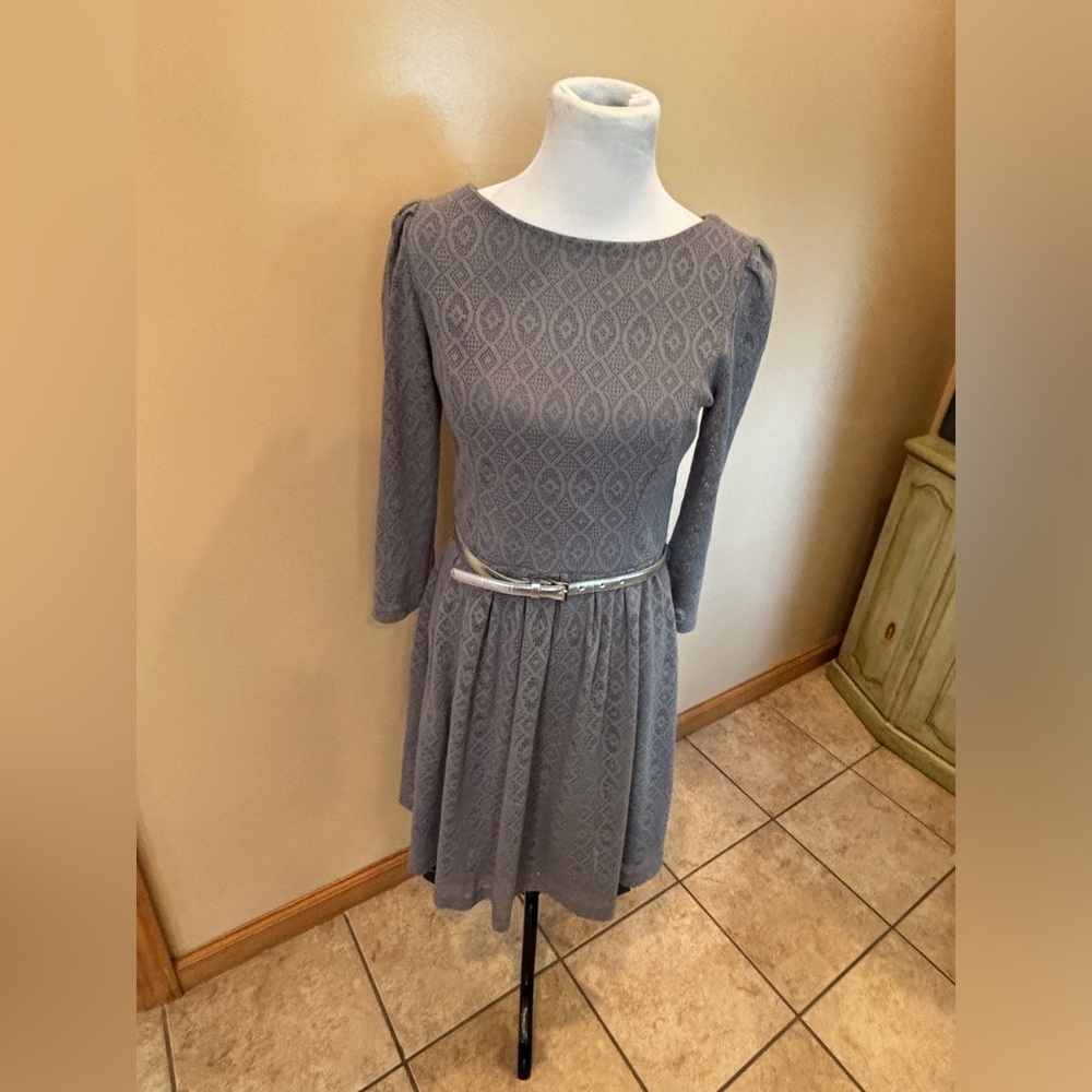 London Style Collection Women’s Gray Dress with Belt Size 10